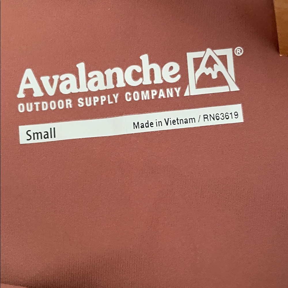 Avalanche Tan High-Waisted Cargo Leggings - Picture 4 of 5